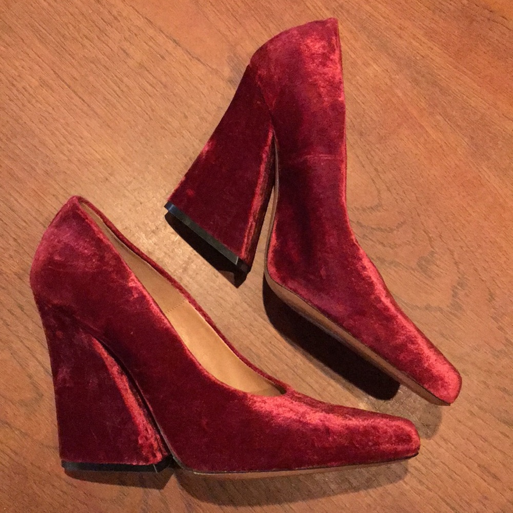 Red Velvet Dries Van Noten Pumps